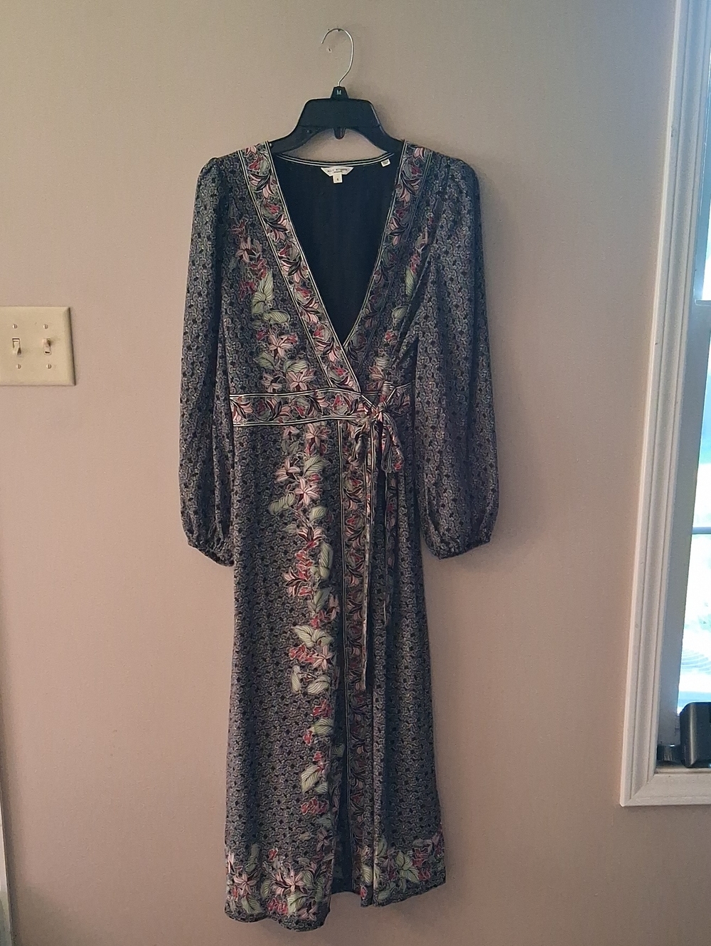 Max Studio London Size Small Maxi Wrap Dress